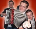 Alleinunterhalter Musiker mit Keyboard und Akkordeon